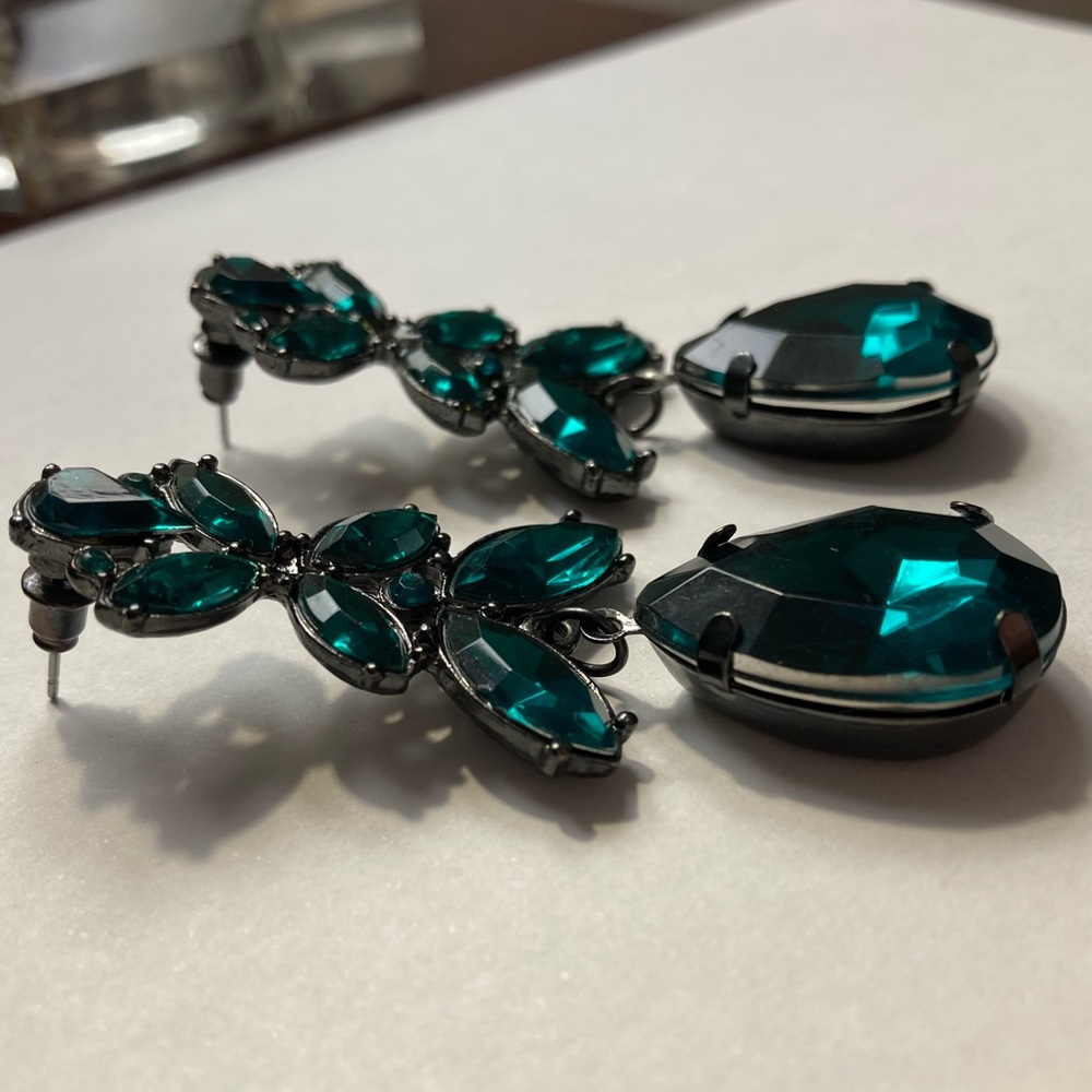 Express Emerald Green Earrings, Express Earrings, Express Jewelry, St. Patrick’s - Picture 3 of 11